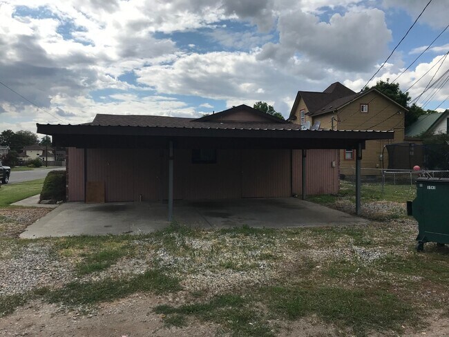 Building Photo - 1003 E Jackson Ave