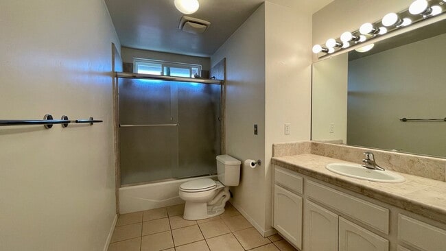 Building Photo - 4 Bedroom 2 Bathroom House with Fenced Yard in SLO