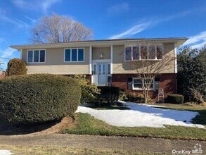 Building Photo - 619 N Dyre Ave
