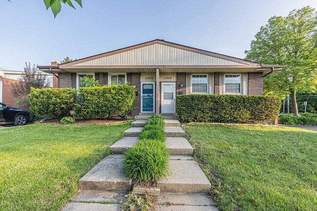 Building Photo - 1403 E Lillian Ave