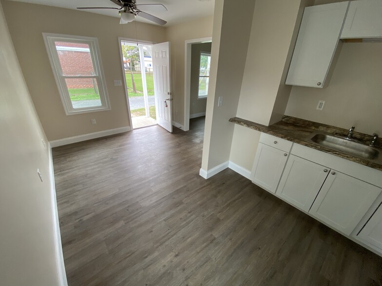 kitchen into LR - 280 4th Ave
