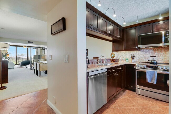 Building Photo - 601 S Seas Dr