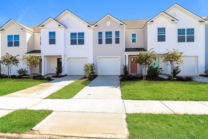 Building Photo - 60 Striker Rd