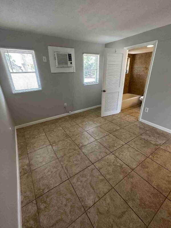 Building Photo - 13811 S Indian River Dr