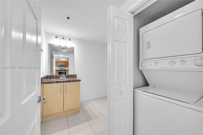Building Photo - 6362 Collins Ave