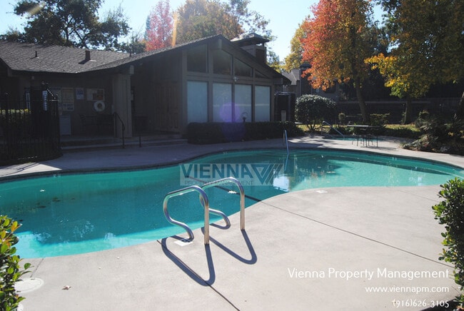 Building Photo - Fair Oaks Condo