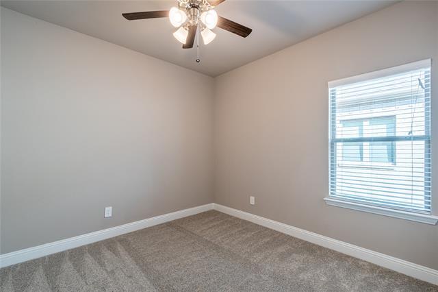 Building Photo - 604 Sycamore Dr