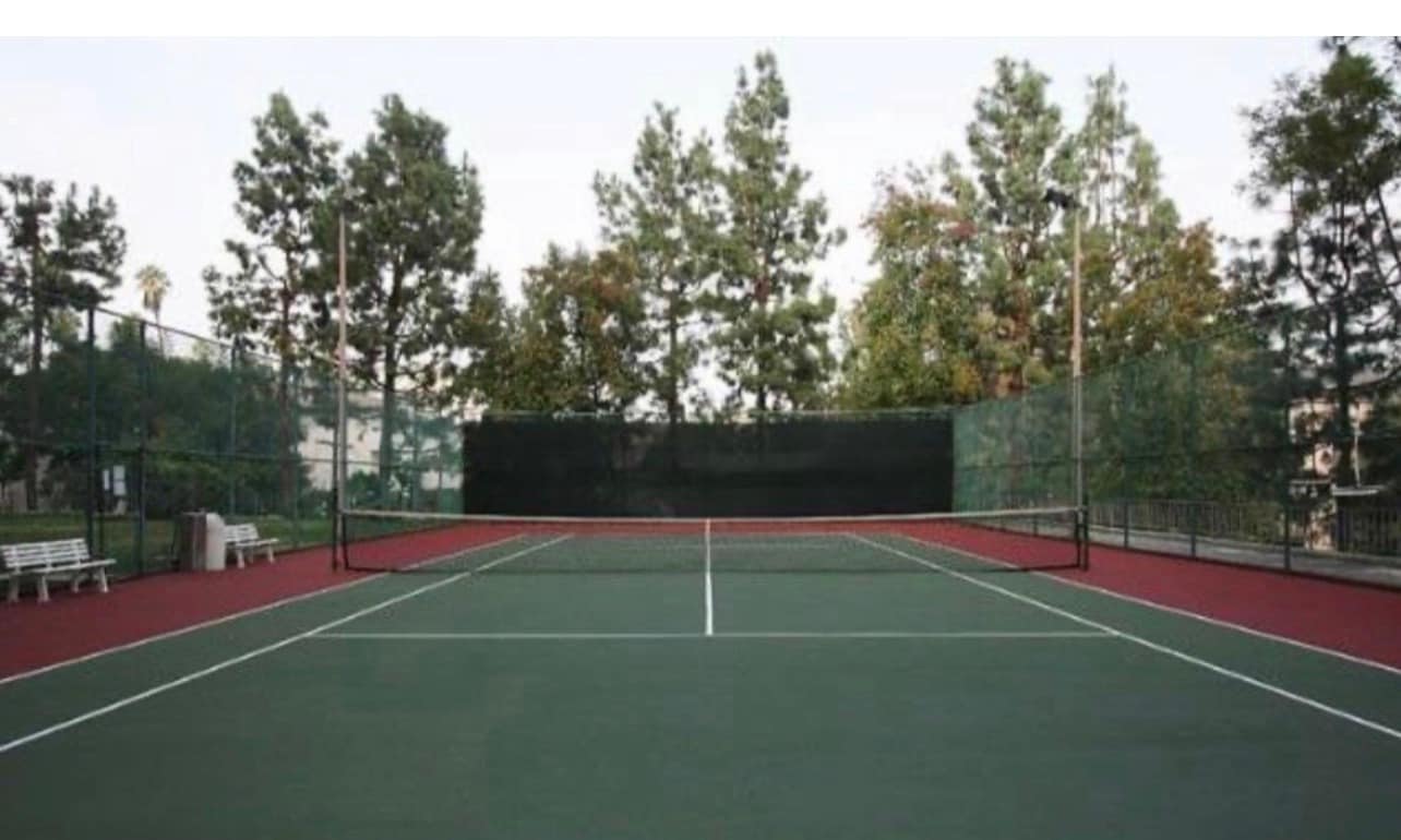 Building Photo - 100 S Doheny Dr