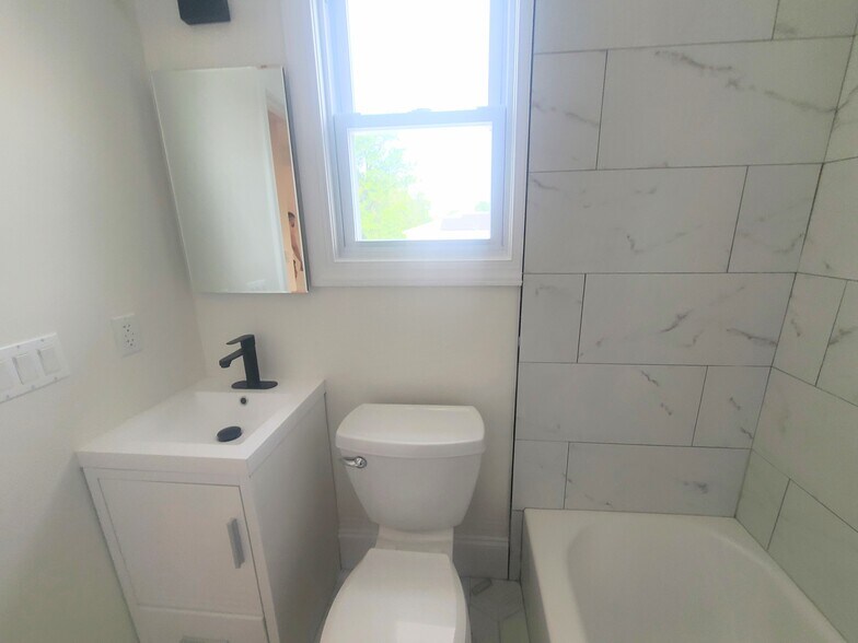 Newer full bath - 35 Pangborn Pl