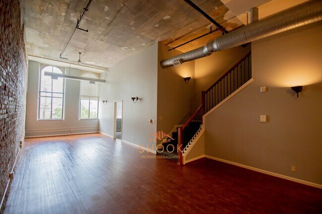 Building Photo - 102 N 3rd St