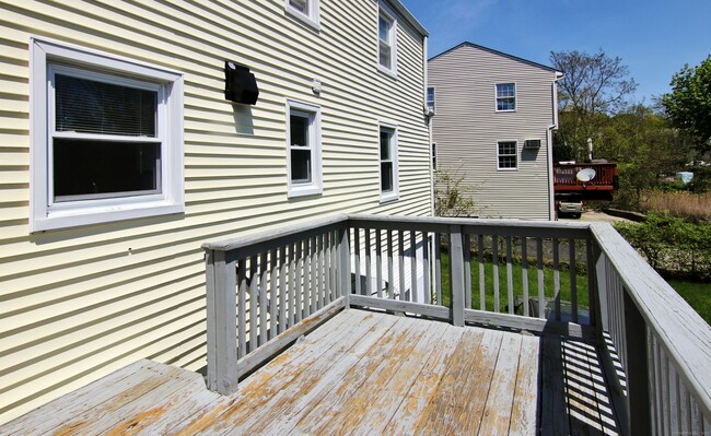 Building Photo - 261 East Ave