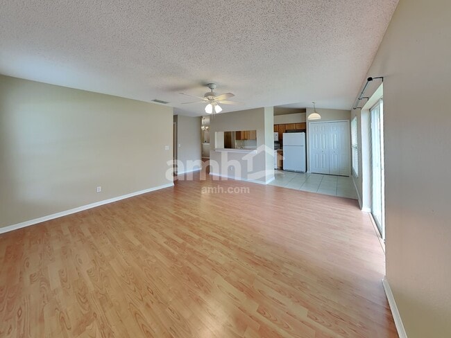 Building Photo - 12131 Woodglen Cir