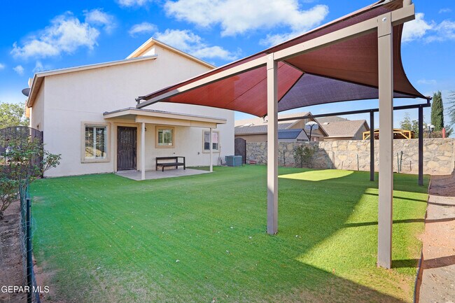 Building Photo - 12323 Sombra Grande Dr