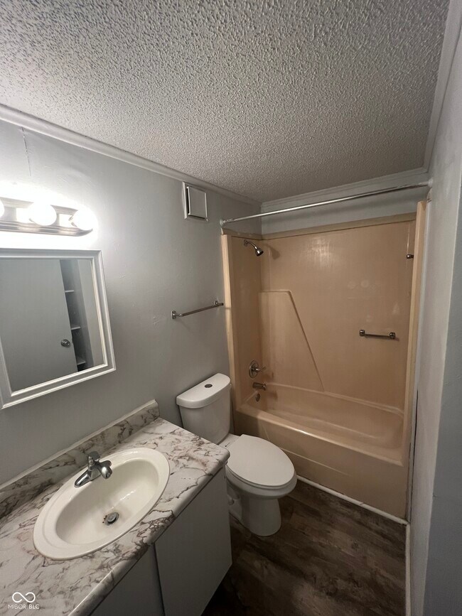 Building Photo - 2000 Indianapolis Rd