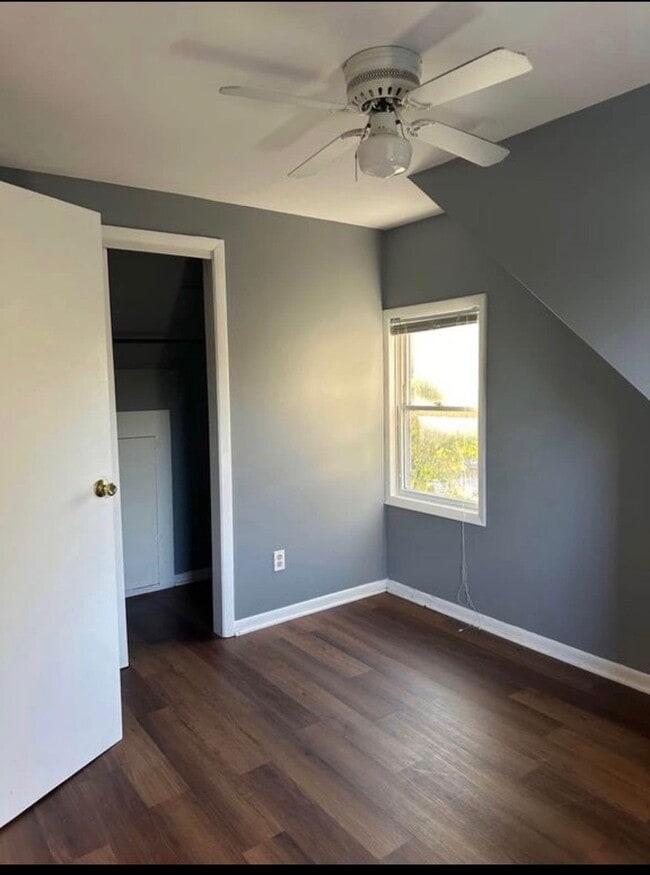 Building Photo - 1940 E Cedarwood Cir