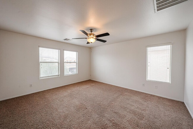 Building Photo - 12039 W Leather Ln