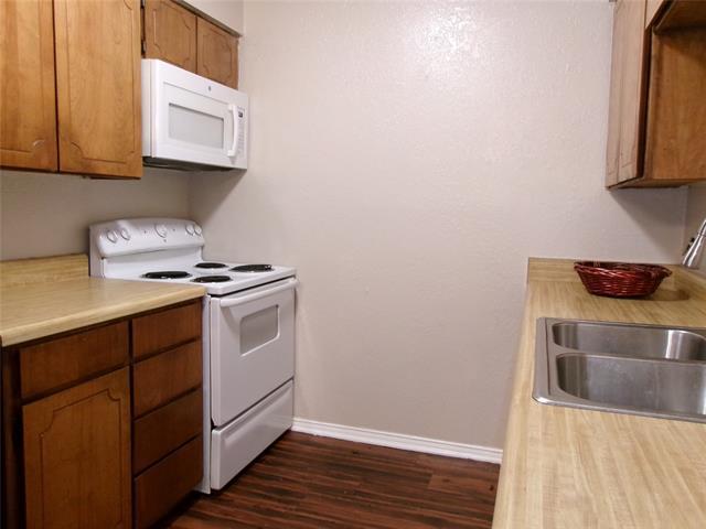Building Photo - 1817 Family Cir
