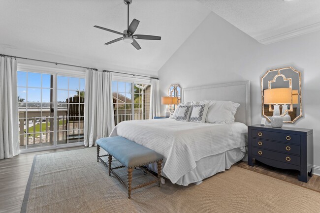 Building Photo - Oak Cove Condo