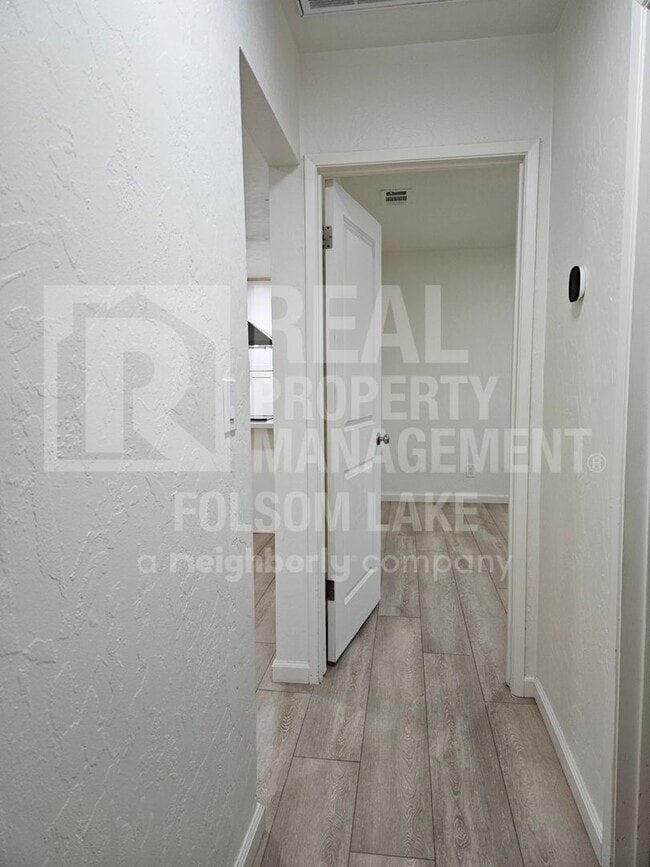 Building Photo - Coming Soon! 2bd 1ba home in the Sierra Vista Neighborhood of Roseville