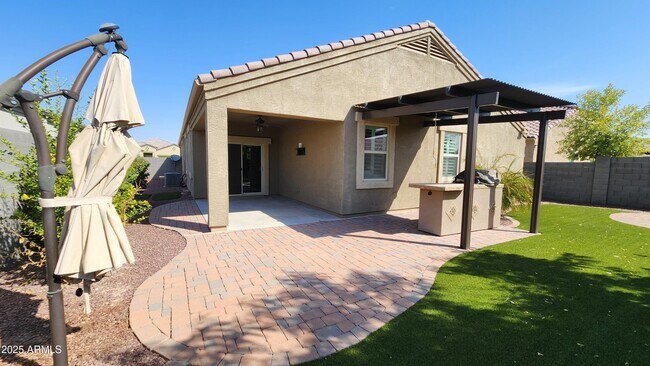 Building Photo - 42037 W Quinto Dr