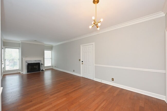 Building Photo - **UPDATED FIRST-FLOOR CONDO IN DESIRABLE P...