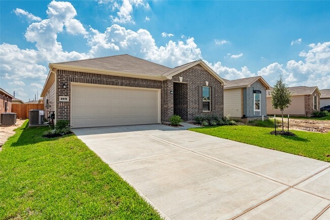 Building Photo - 2815 Icarus Dr