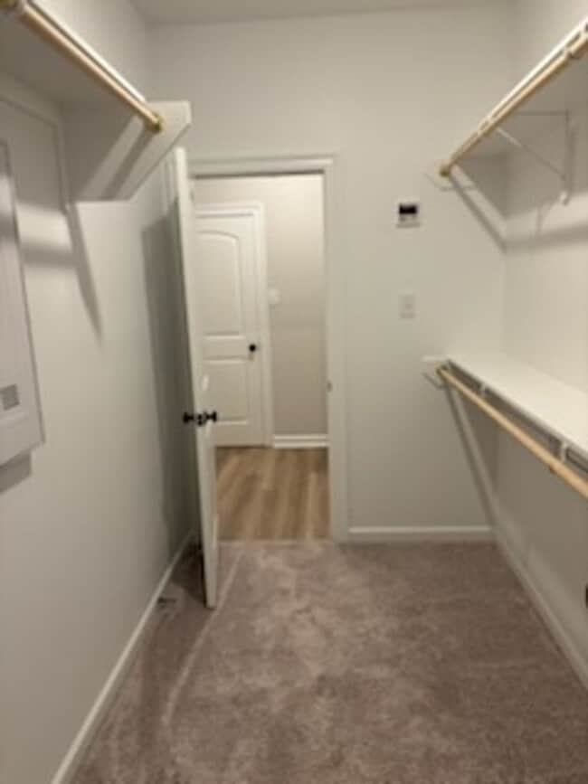 Building Photo - 5330 Helmsdale Ct
