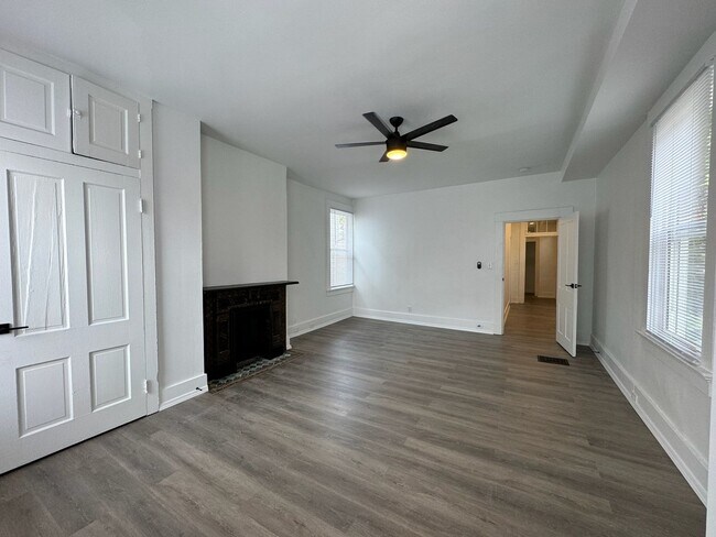 Building Photo - 7 Bed/3 Bath Mins. from UC Campus $750/pp ...