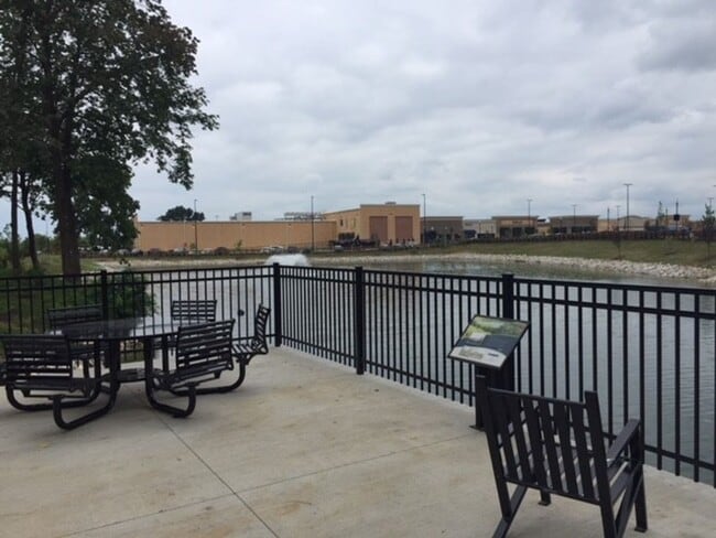 Building Photo - 2-bedroom 2.5 bath Luxury Townhome located...