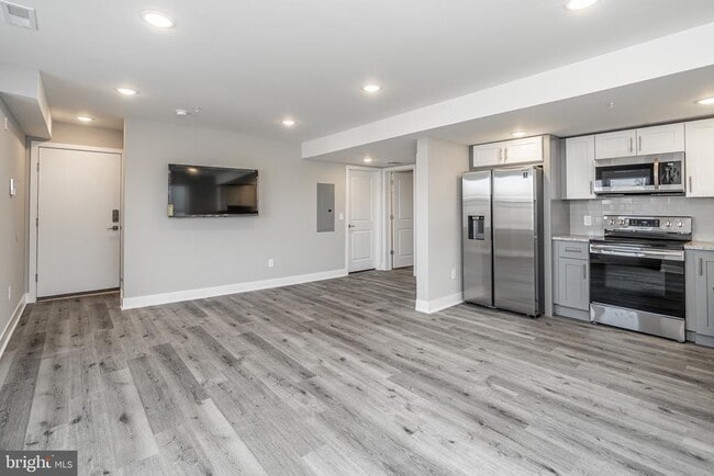 Building Photo - 616 Union St