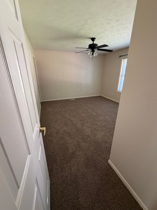 Building Photo - 5677 Maple Ln