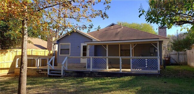 Building Photo - 808 David Curry Dr