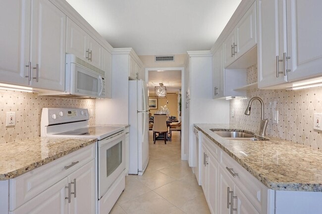 Building Photo - 4200 N Ocean Dr
