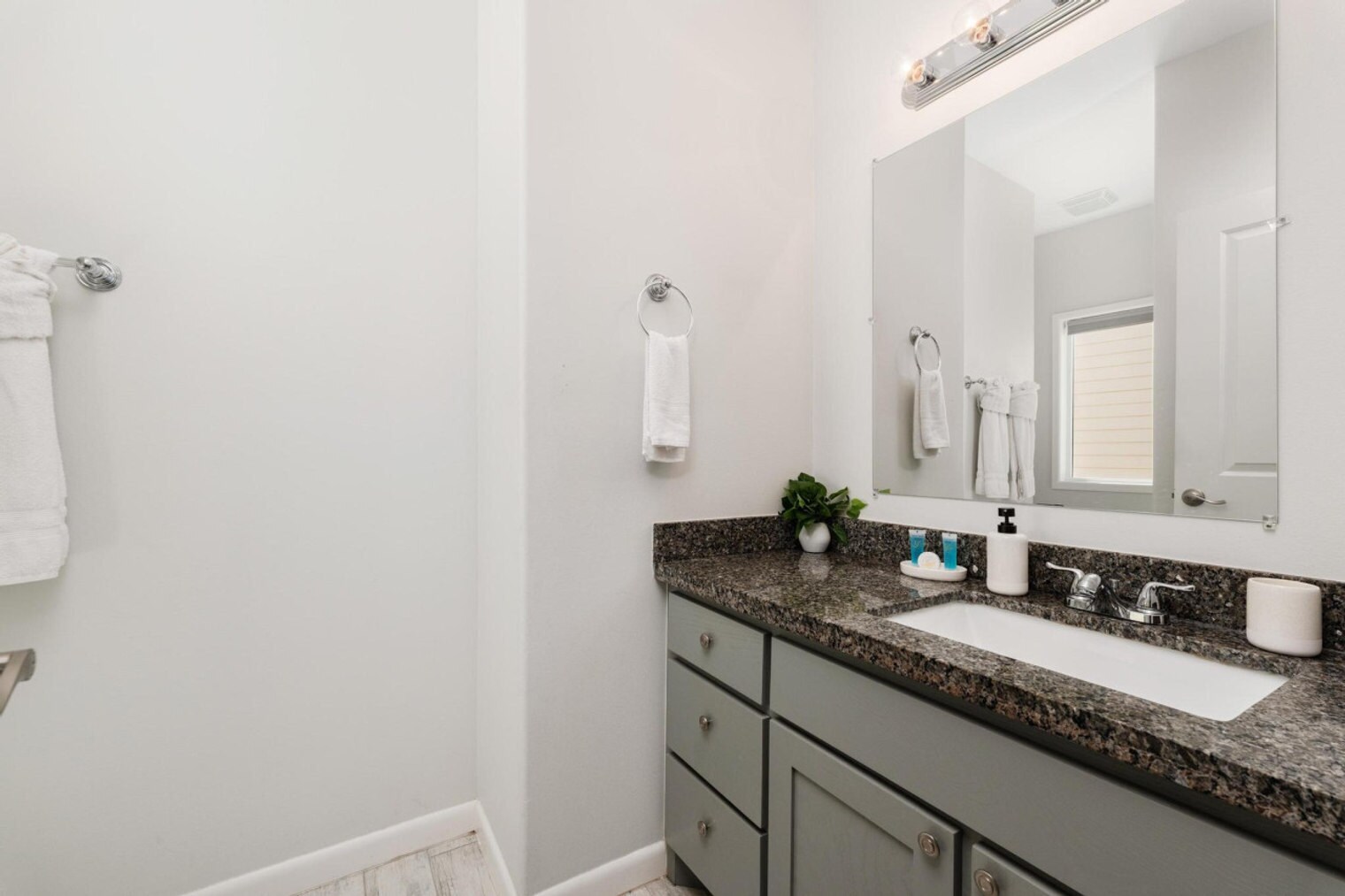 Building Photo - 204 Las Joyas Blvd