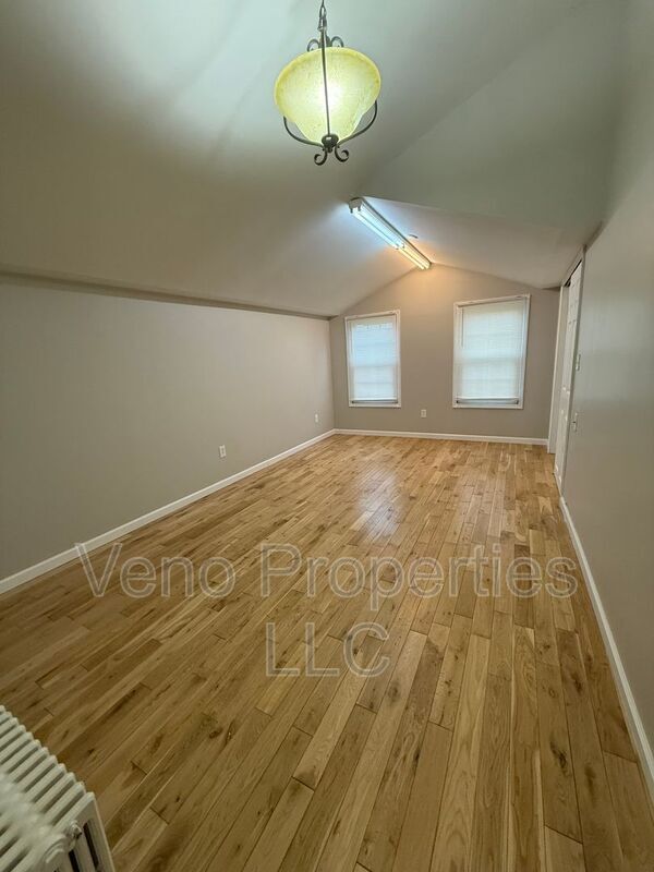 Building Photo - 5 Lansing Rd