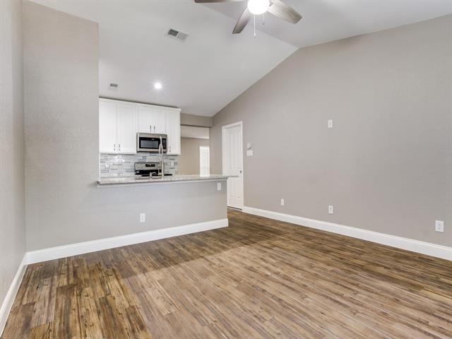 Building Photo - 1419 Willow Run Dr