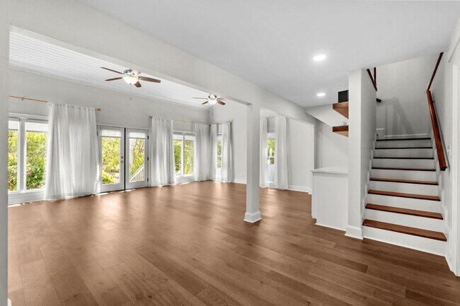 Building Photo - 5704 Woodside Ave