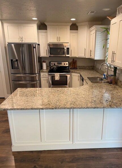 Building Photo - 12 N 450 W