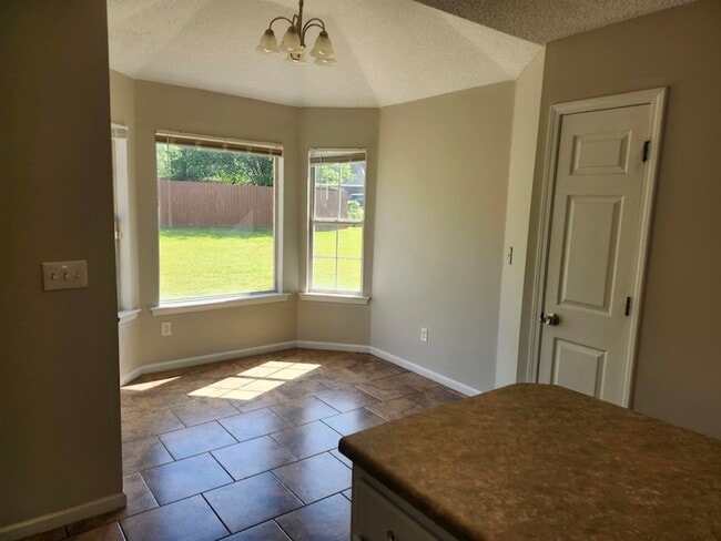 Building Photo - 6667 Einat Cove