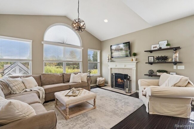 Building Photo - 26422 Elk Run E