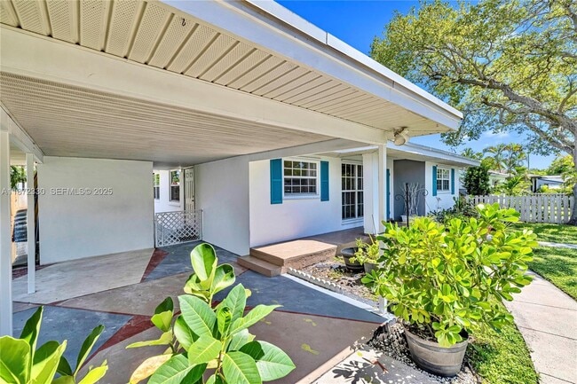 Building Photo - 228 SW 3rd Terrace