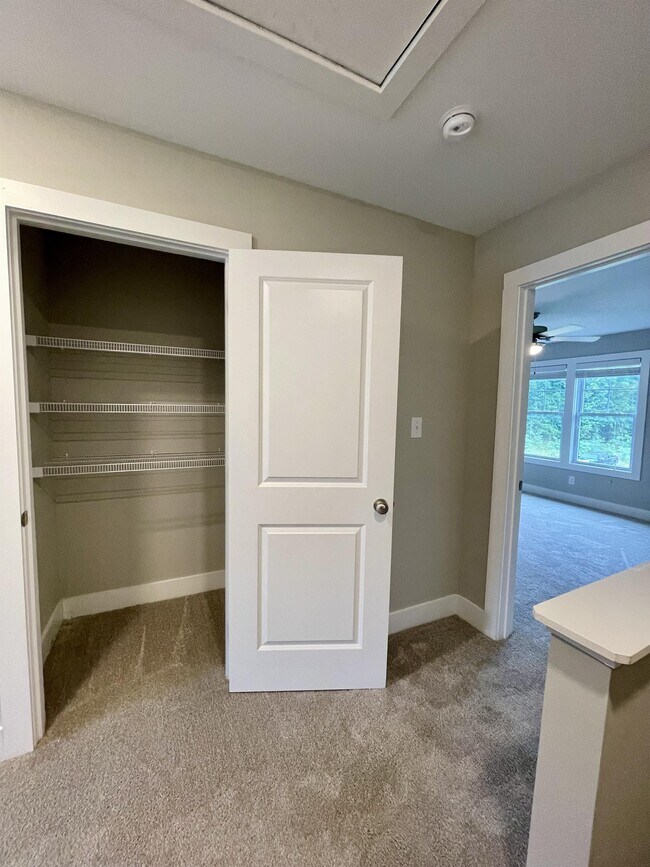 Building Photo - 93 Warwick Dr