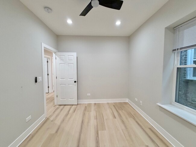 Building Photo - 4908 N Rockwell St