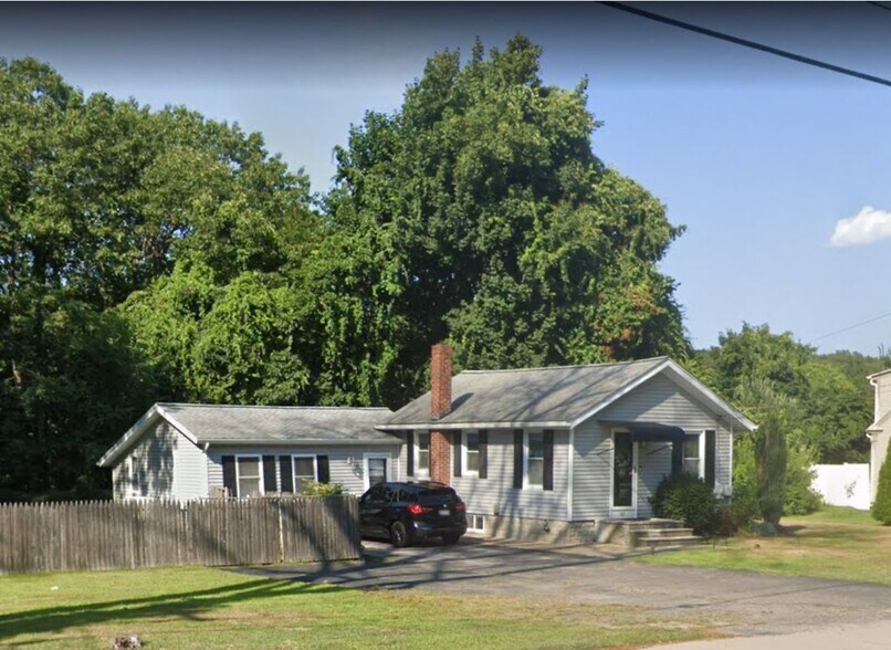 Building Photo - 707 Putnam Pike