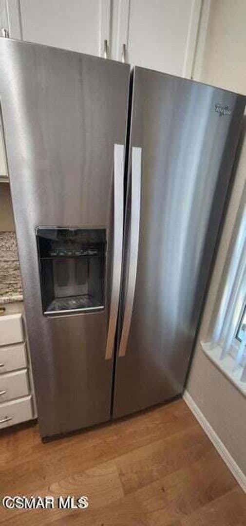 Building Photo - Sharp Thousand Oaks Ground Unit Condo Fully Remodeled