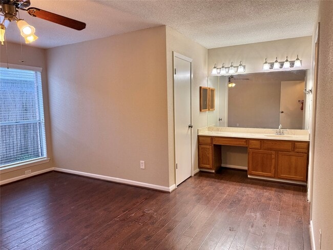 Building Photo - 2923 Cottonfield Way