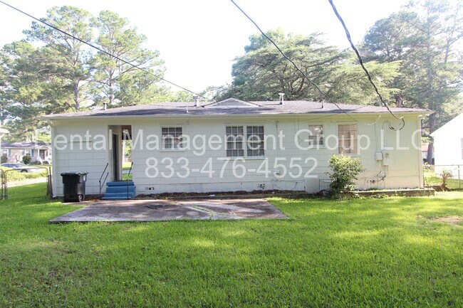 Building Photo - 201 Rose Dr
