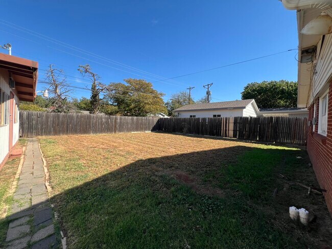 Building Photo - 3212 47th St