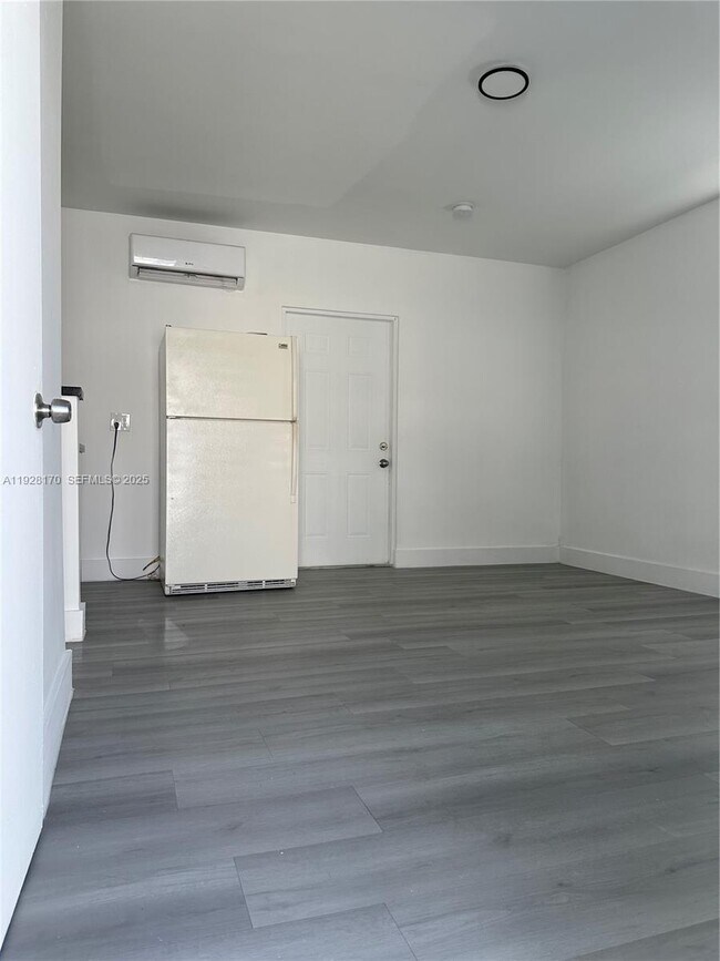 Building Photo - 2765 NW 55th St