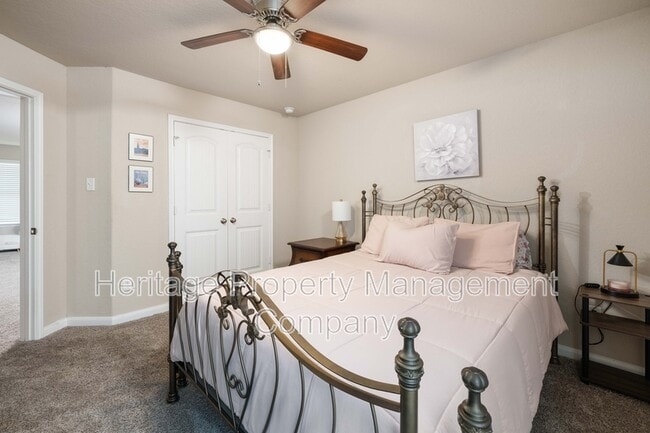 Building Photo - 10238 Midsummer Meadow